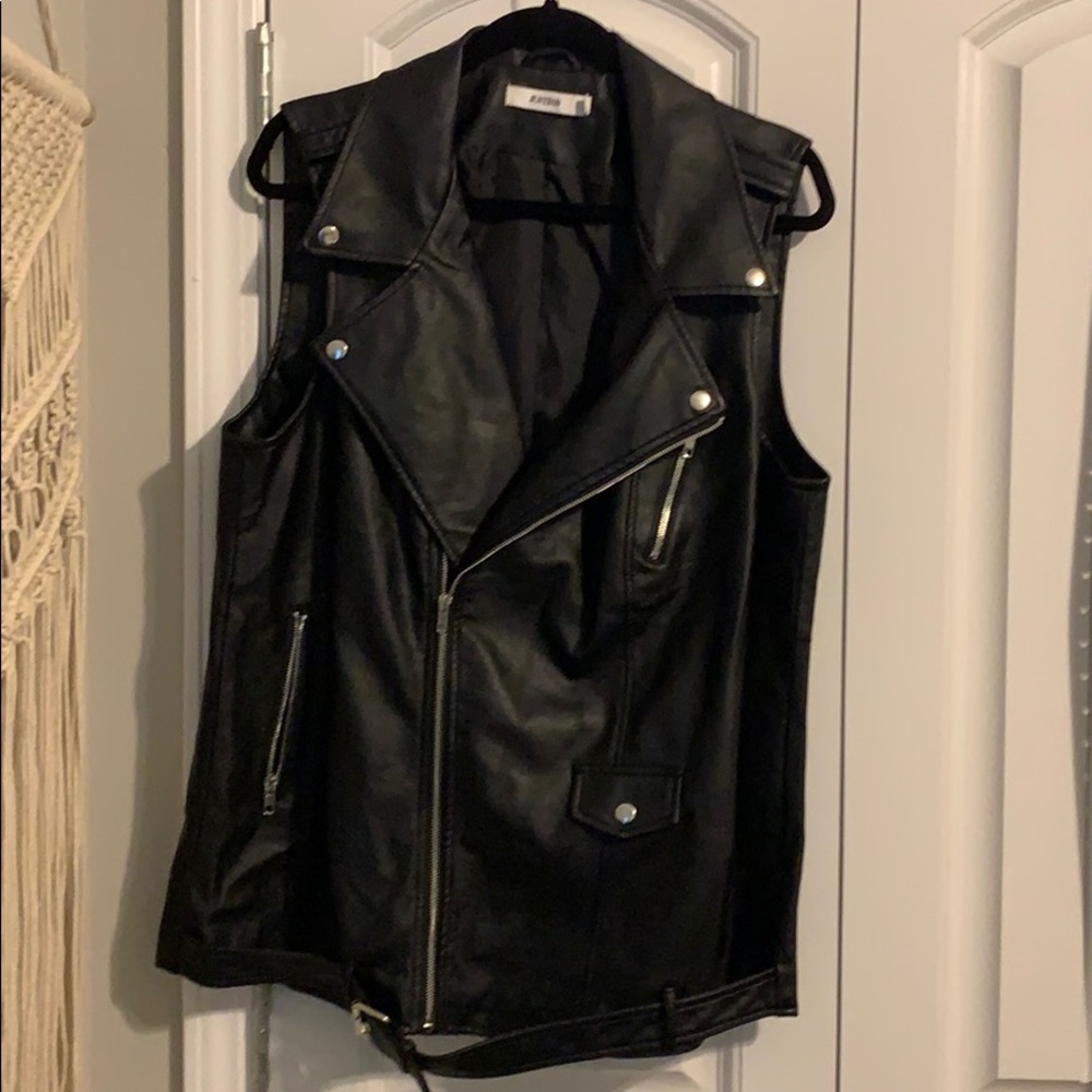 Oversized Faux leather sleeveless biker jacket